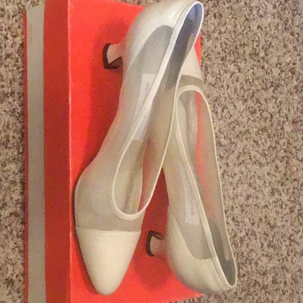 Off white kidskin mesh pumps